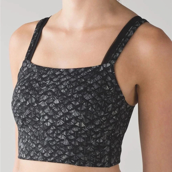 Lululemon Featherlight Bra Size 8 - Picture 5 of 10